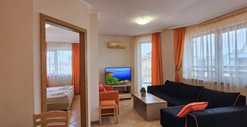 One-Bedroom Apartment with Pool View image 6