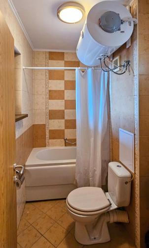 One-Bedroom Apartment with Pool View image 8