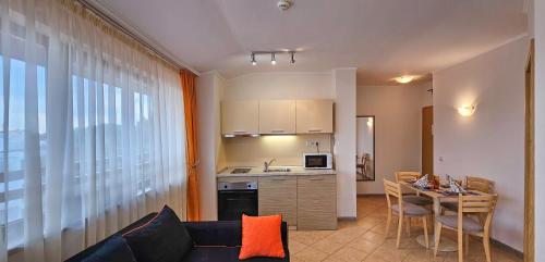 One-Bedroom Apartment with Pool View image 1
