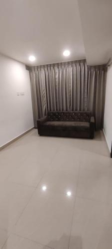 Five stones By Earth Hotel Ekkatuthangal Guindy in Chennai