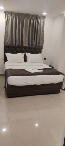 Five stones By Earth Hotel Ekkatuthangal Guindy in Chennai