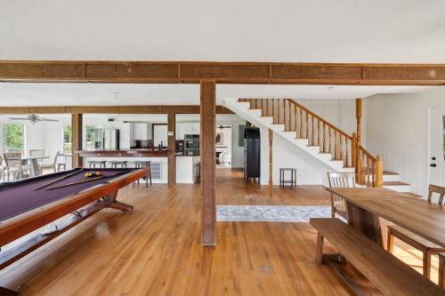 5-Acre Retreat Private Pool Outdoor Bar Fishing Pond & Game Room in โอลด์ ซาแวนนาห์