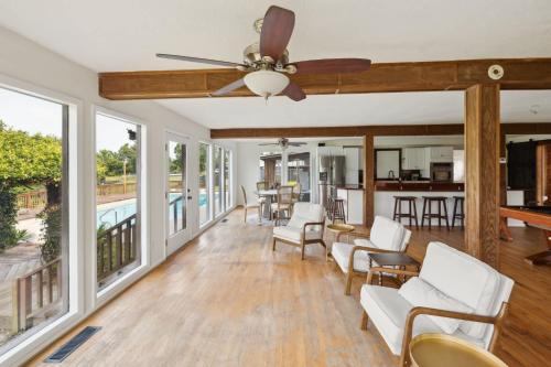 5-Acre Retreat Private Pool Outdoor Bar Fishing Pond & Game Room in โอลด์ ซาแวนนาห์