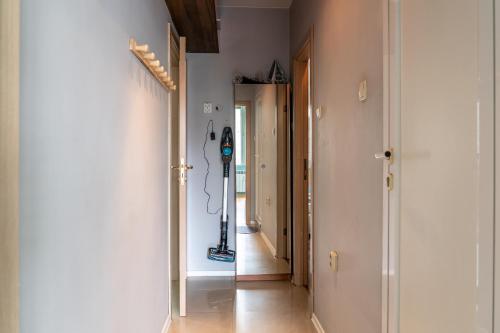 2 BDR Cozy Downtown Apt I Mall, Park, Subway, София (фото 6)