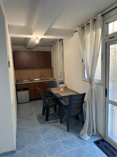 One-Bedroom Apartment with Garden View image 10