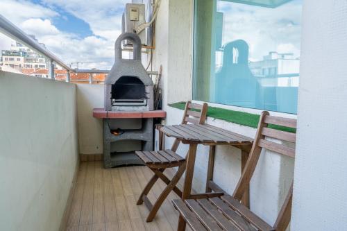 2 BDR Cozy Downtown Apt I Mall, Park, Subway, София (фото 10)