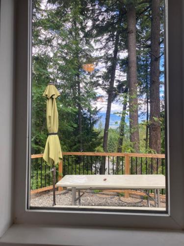 Blind Bay Chalet 2 Bedroom Private Suite in Blind Bay (BC)