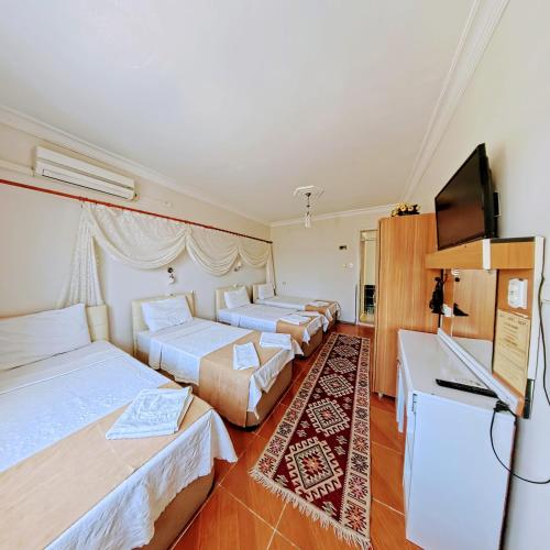 Quadruple Room image 4