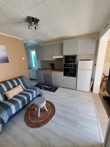 Konyha, Petite maison proche rivière (Petite maison proche riviere) in Le Gue De Velluire