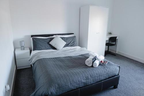 Contemporary Private Bedroom Retreat