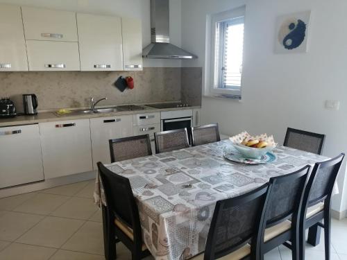 Konyha, Villa Mirta in Crni