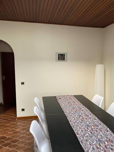 150 m 5-room Villa 15 min to Düsseldorf (150 m 5-room Villa 15 min to Dusseldorf) in คาร์สท์