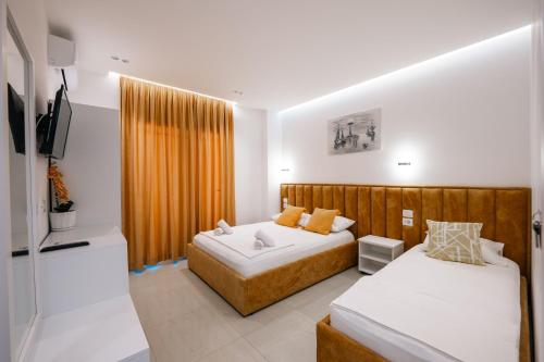 Deluxe Triple Room image 4