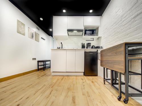 dapur, Stylish-24 1-Bedroom in HoMa Montreal near Planetarium Rio Tinto Alcan