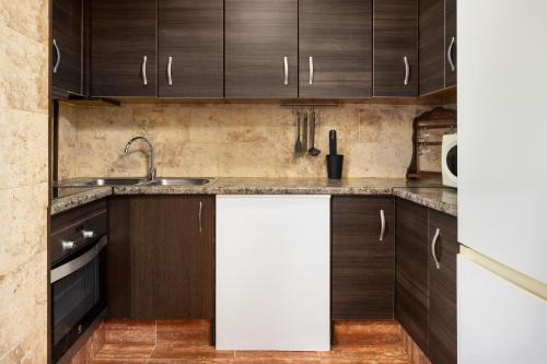 Palmeras Benalmadena by Alfresco Stays - image 3