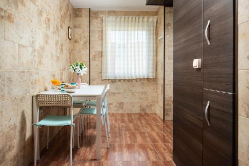 Three-Bedroom Premium Apartment with Balcony image 10
