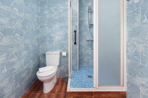 Three-Bedroom Premium Apartment with Balcony image 7