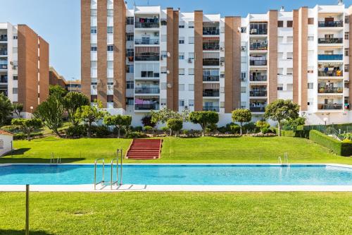 Three-Bedroom Premium Apartment with Balcony image 5
