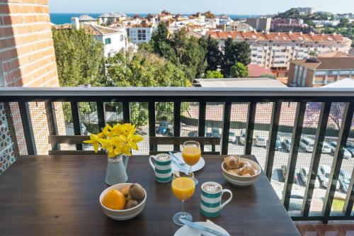 Three-Bedroom Premium Apartment with Balcony image 1