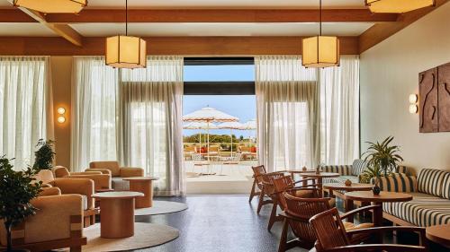共用Lounge/電視區, Trailborn Surf & Sound, Outdoor Collection by Marriott Bonvoy in 賴茨維爾海灘