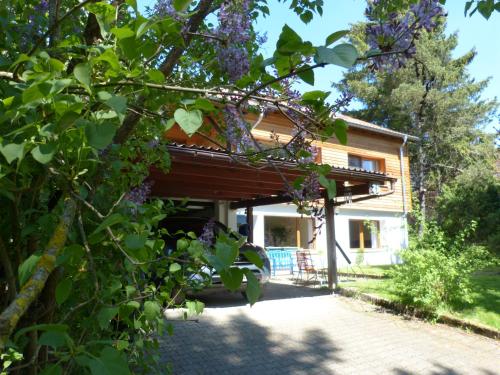 外部景觀, Ferienwohnung Ronja in 恩斯廷根