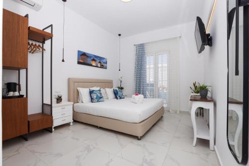 King Room with Balcony image 10