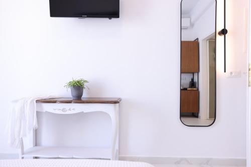 King Room with Balcony image 7