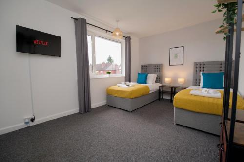 Beech Palace - Stylish 3Bed Home with Private Garden, Free Parking & Netflix, Coventry (foto 6)