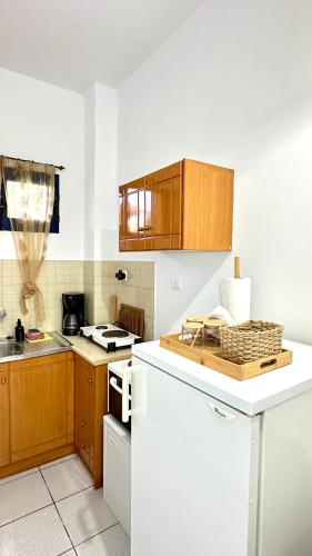 Kitchen, Viki Studios in Pefki (Artemisio)