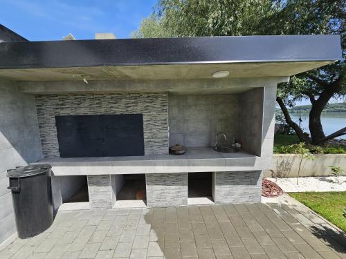 Beli Dvor na Dunavu in Kovin