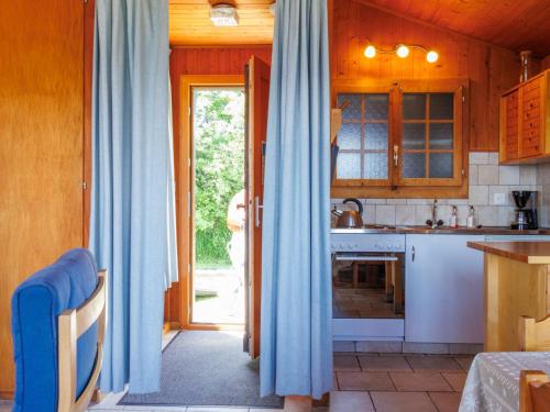 Chalet Tsamandon 22 by Interhome in 嫩達茲