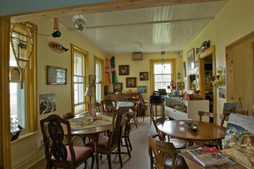 餐廳, 奧伯格薩姆咖啡酒店 (Auberge du Cafe chez Sam) in 聖凱瑟琳灣 (QC)
