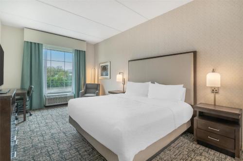 1 king bed, 1 sofa bed