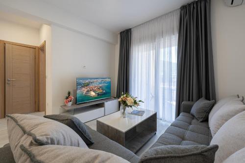 Millennium Apartments Budva - image 5