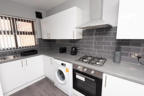 3-Bed Coastal Retreat in ครอสบี