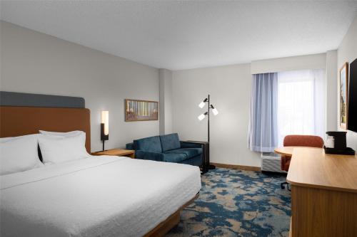 Hampton Inn Miami-Airport West - image 11
