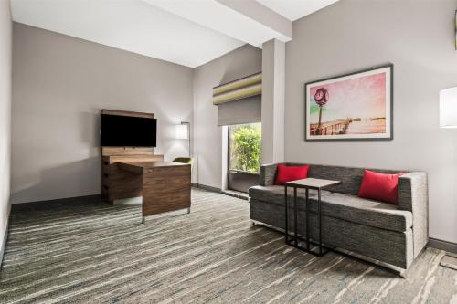 Hampton Inn Elkton - image 10