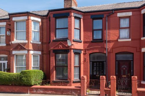 3-Bed Coastal Retreat in ครอสบี