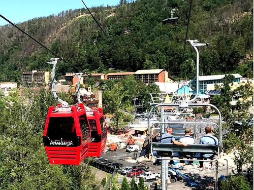 Venus Lodges 141 by Stony Brook Cabins in Gatlinburg, USA