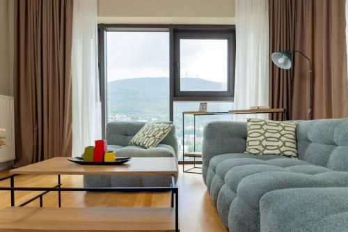 Imperial Suite on the Top Floor with Free Parking and Amazing View, Skopje