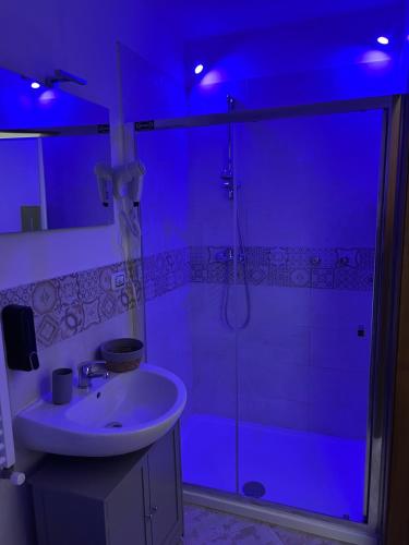 Double Room with Private Bathroom image 9