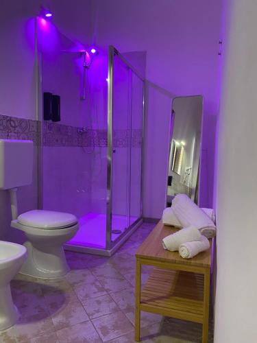 King Room with Spa Bath image 10