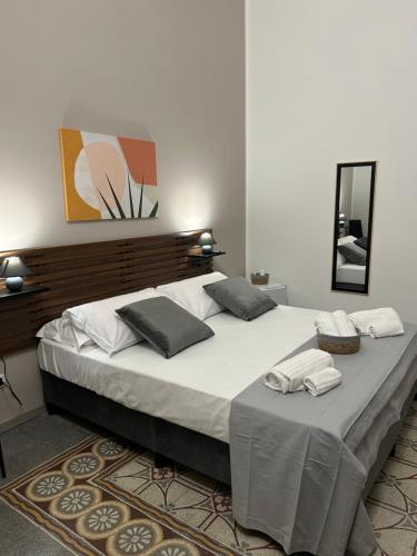 Double Room with Private Bathroom room in Florio Rooms