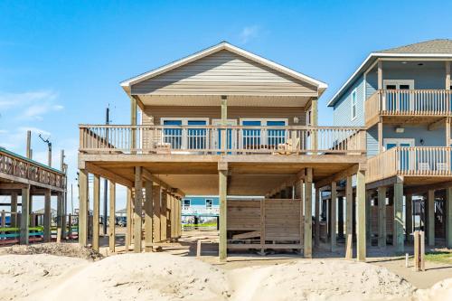 Stella Maris - Cozy Beachfront Property