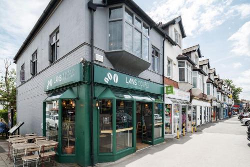 Nearby attraction, Chic 3 BR Home with Balcony & Free Parking in Leeds Suburbs