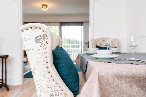 Facilities, Chic 3 BR Home with Balcony & Free Parking in Leeds Suburbs