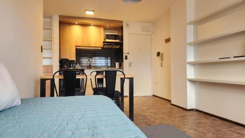 One-Bedroom Apartment image 2
