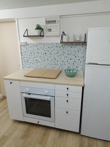 кухня, Disney grand F2 dans maison terrasse privée (Disney grand F2 dans maison terrasse privee) in Crecy-la-Chapelle