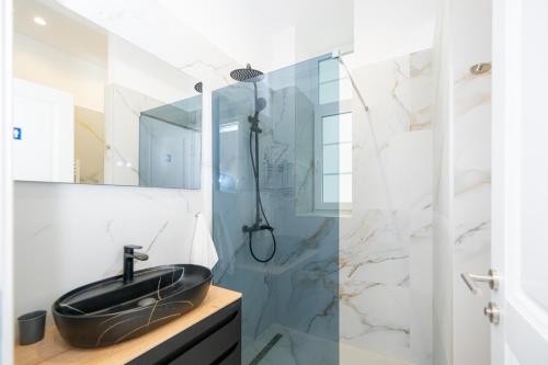 One-Bedroom Apartment image 10