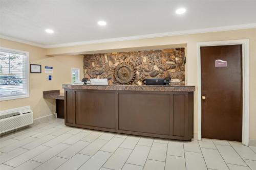 Best Western Gold Country Inn - image 3